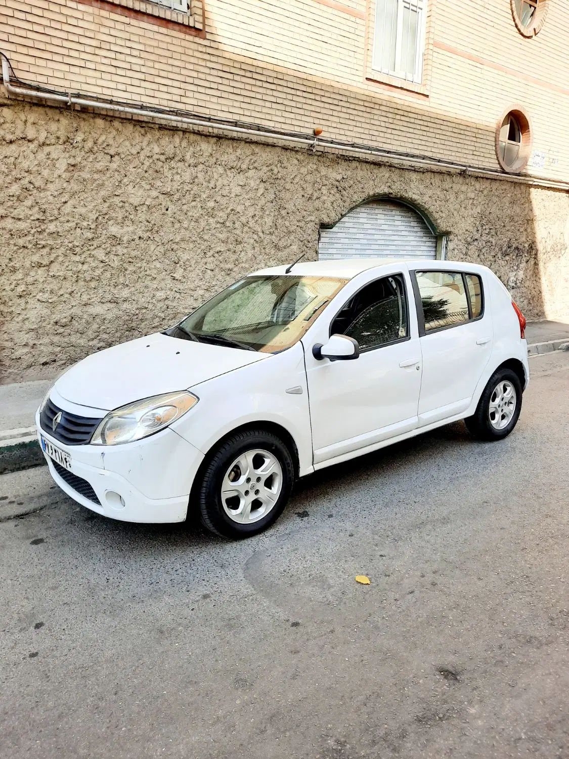 رنو ساندرو اتوماتیک - 1396