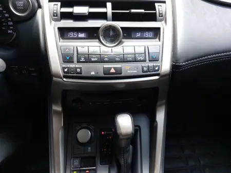 لکسوس NX 200T توربو - 2015