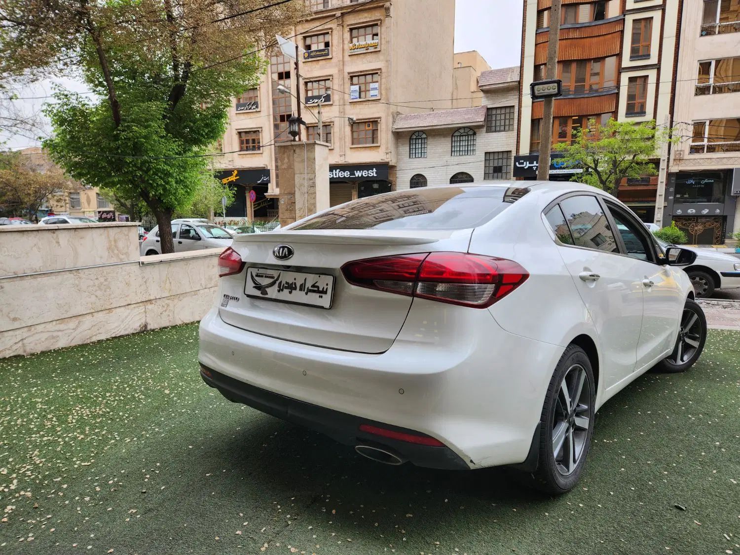 کیا سراتو 2.0 لیتر اتوماتیک GT لاین - 2017