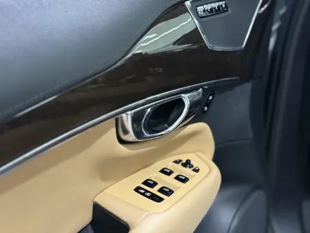 ولوو XC90 R-DESIGN - 2016
