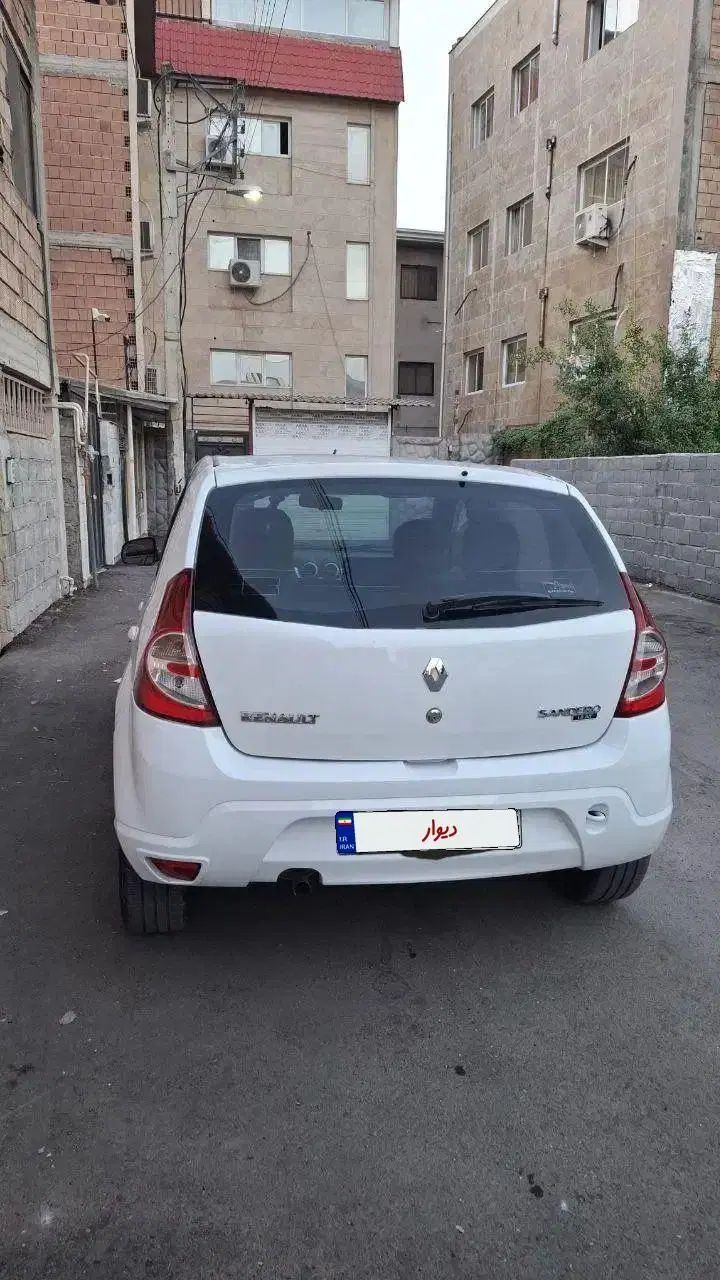 رنو ساندرو اتوماتیک - 1395