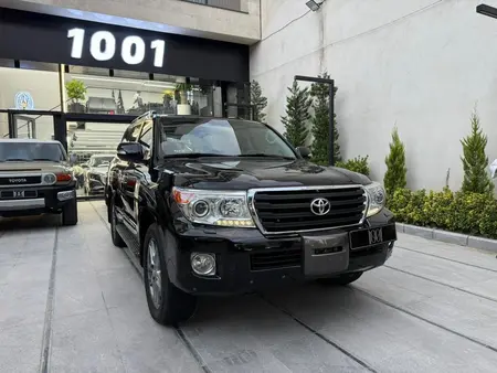 تویوتا لندکروز GXR نسل ۵ - 2012