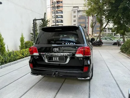 تویوتا لندکروز GXR نسل ۵ - 2012