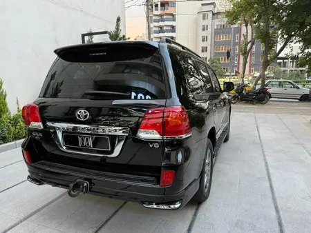 تویوتا لندکروز GXR نسل ۵ - 2012