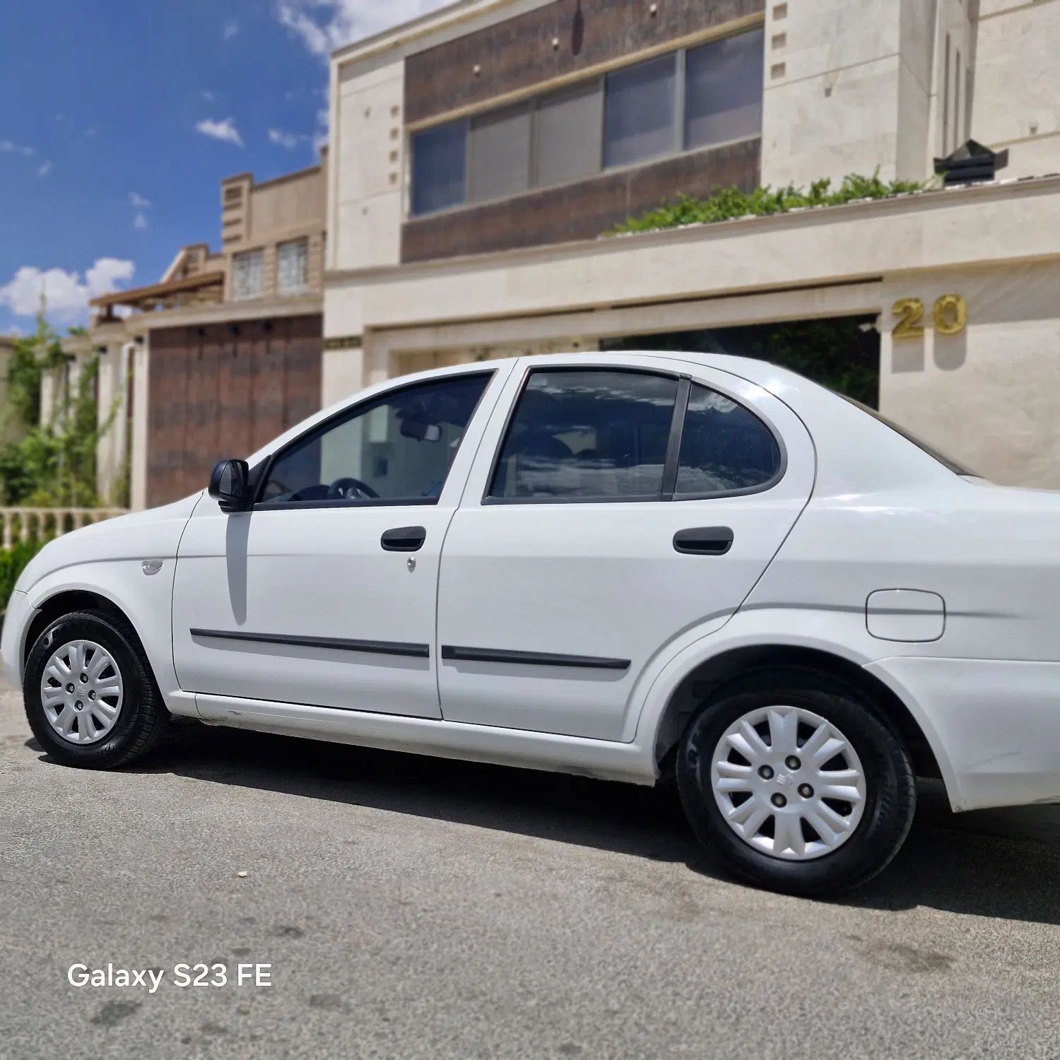 تیبا صندوق دار SX - 1400