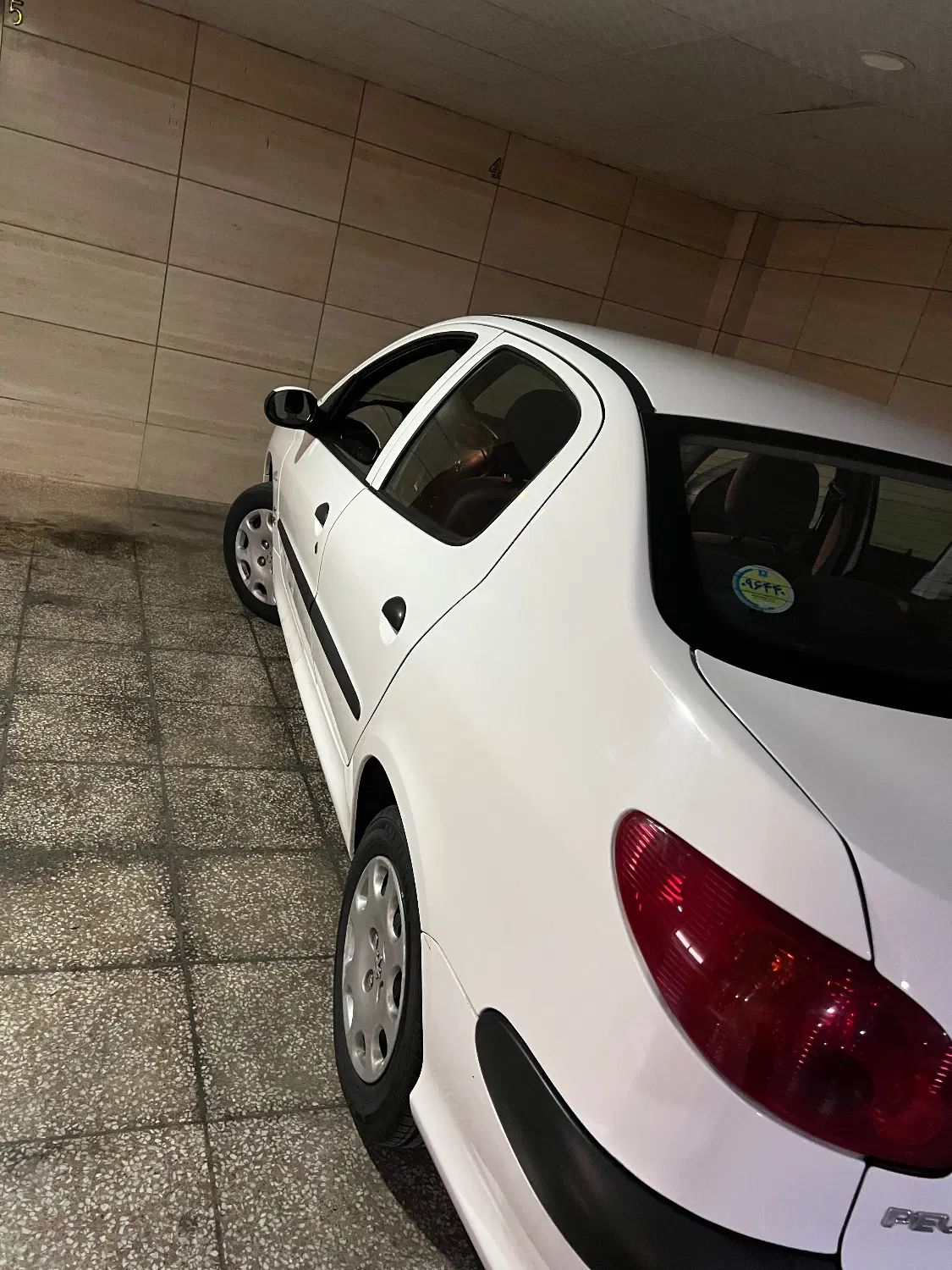 پژو ۲۰۶ صندوق دار v8 - 1399
