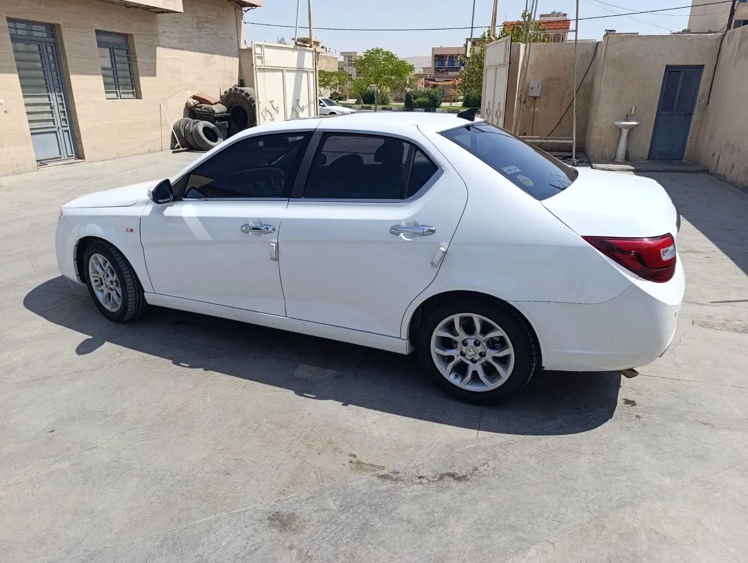 دنا پلاس توربو 6 دنده - 1400