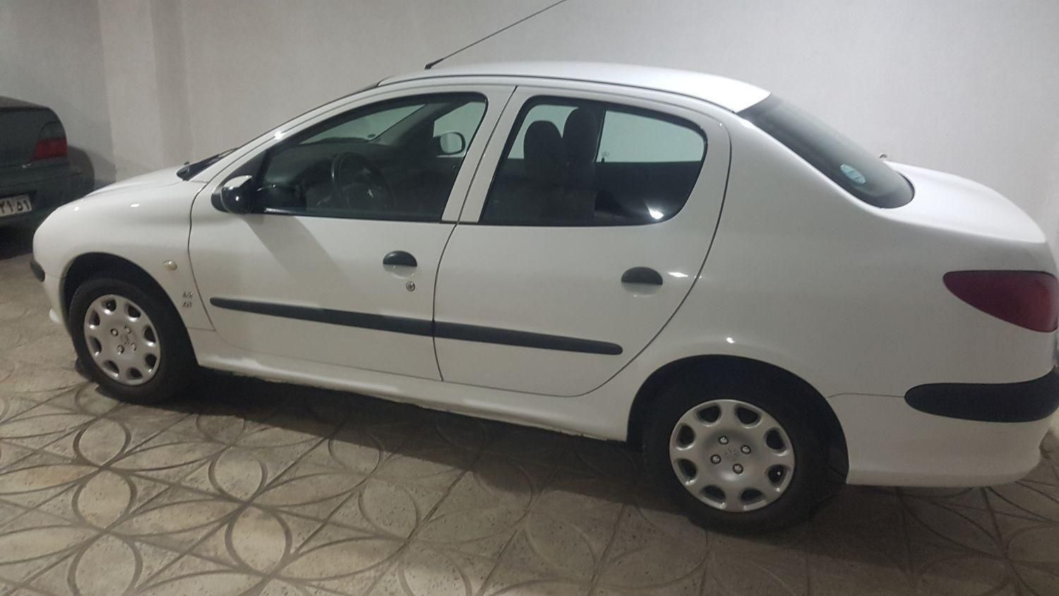 پژو ۲۰۶ صندوق دار v8 - 1397
