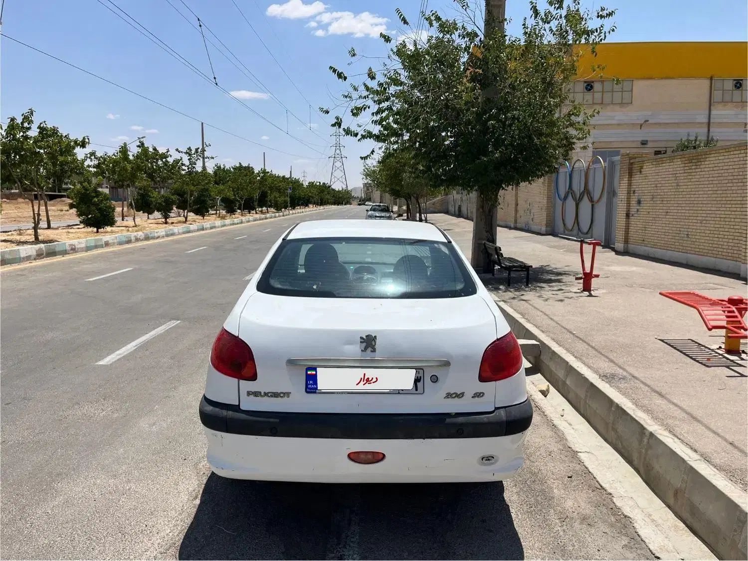 پژو ۲۰۶ صندوق دار v8 - 1394