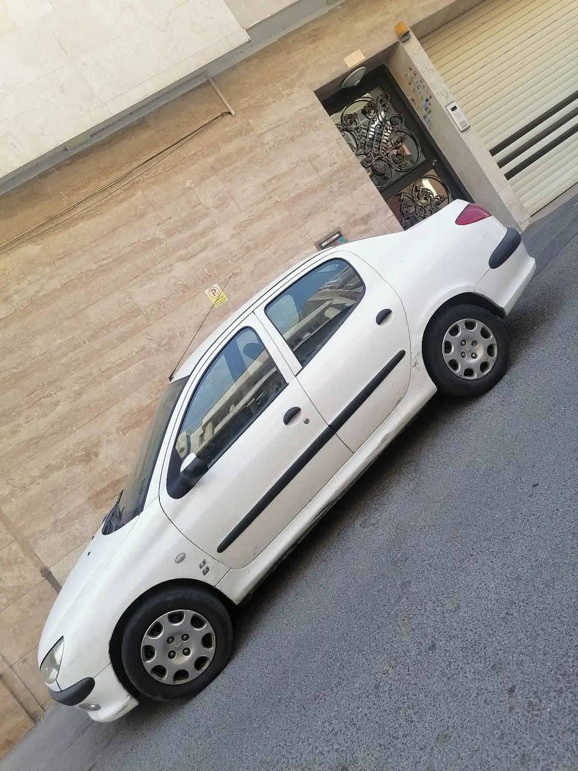 پژو ۲۰۶ صندوق دار v8 - 1394
