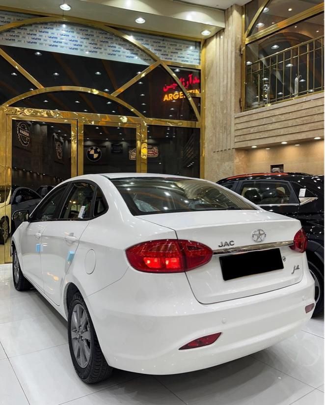 جک J4 اتوماتیک ساده - 1404