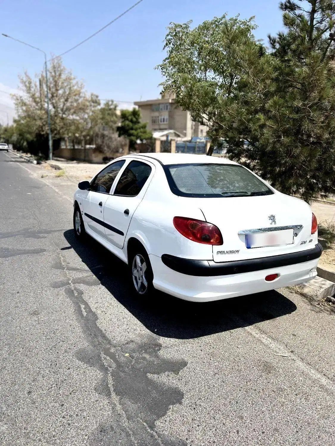 پژو ۲۰۶ صندوق دار v8 - 1395