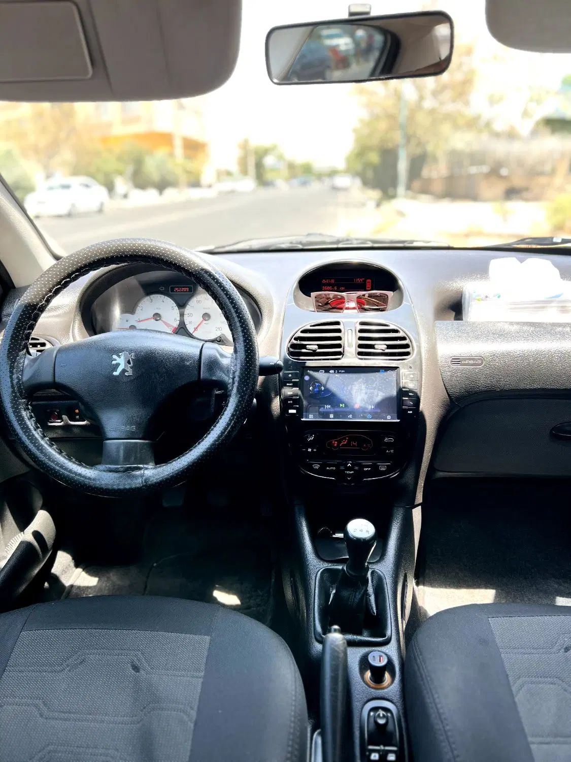 پژو ۲۰۶ صندوق دار v8 - 1395