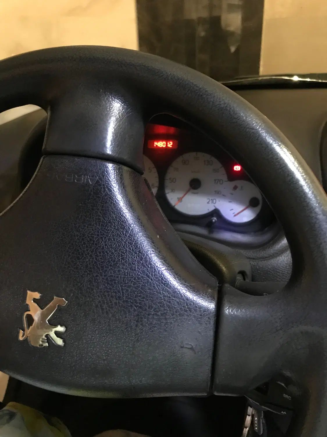 پژو ۲۰۶ صندوق دار v8 - 1395