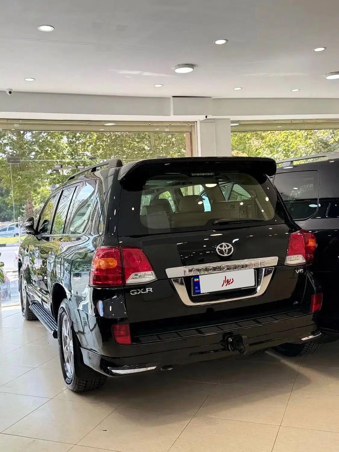 تویوتا لندکروز VXR نسل ۵ - 2010