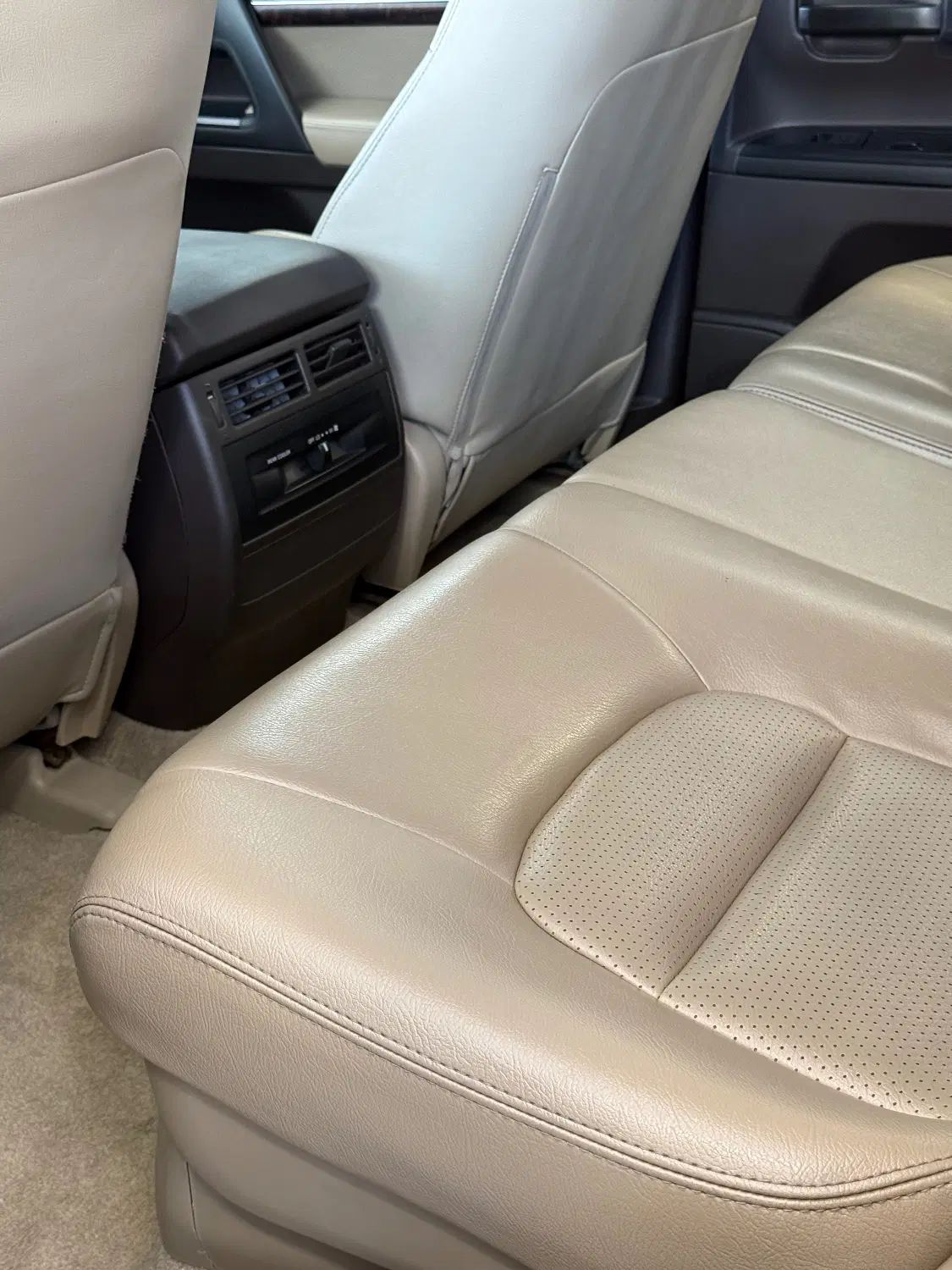 تویوتا لندکروز VXR نسل ۵ - 2010