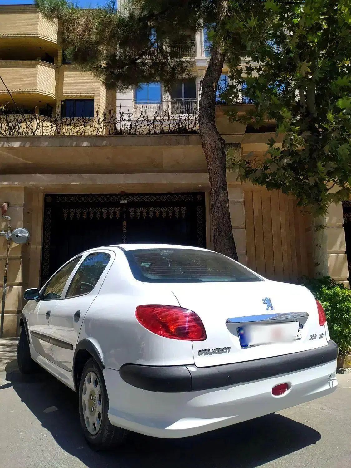 پژو ۲۰۶ صندوق دار v8 - 1398