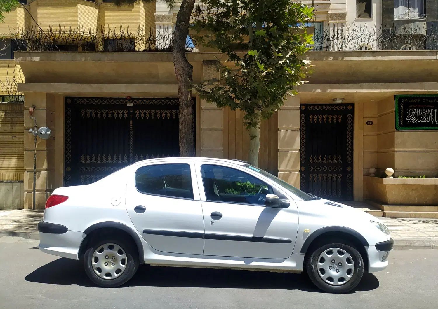 پژو ۲۰۶ صندوق دار v8 - 1398