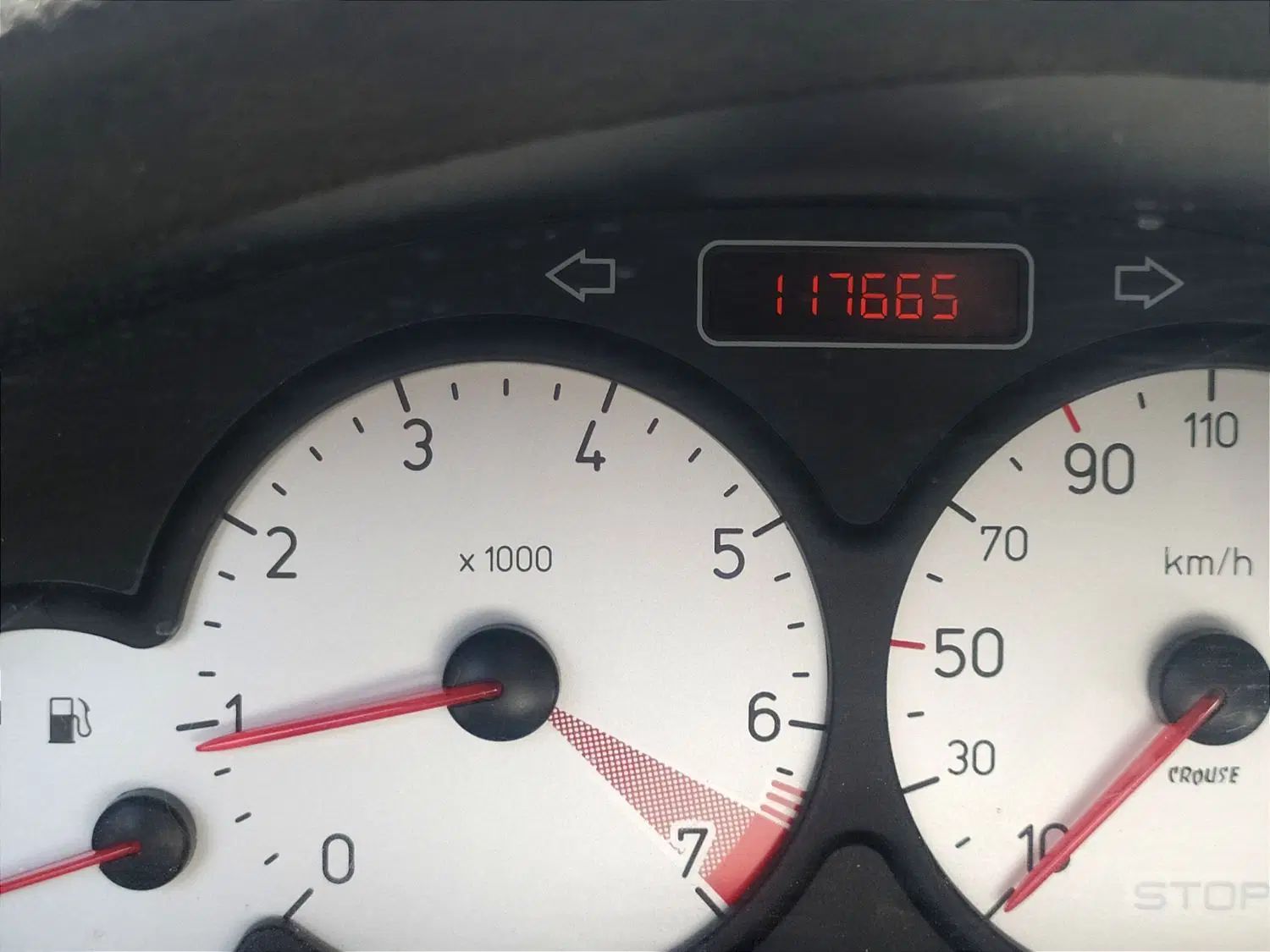 پژو ۲۰۶ صندوق دار v8 - 1398
