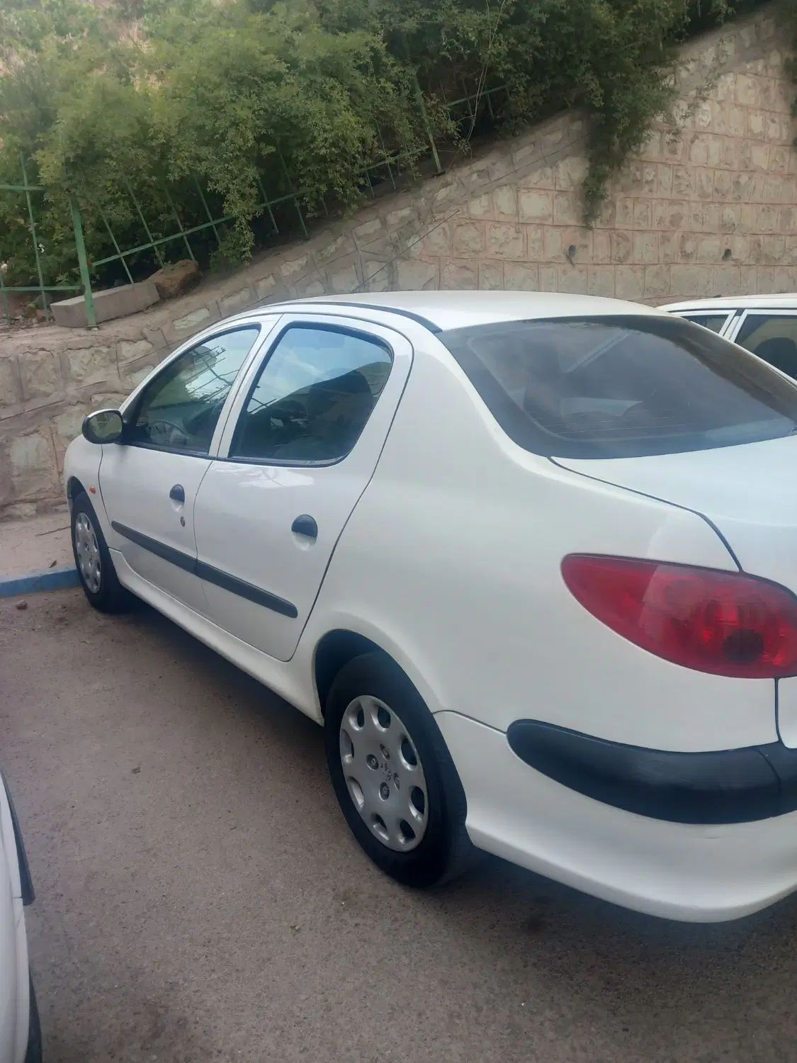 پژو ۲۰۶ صندوق دار v8 - 1394