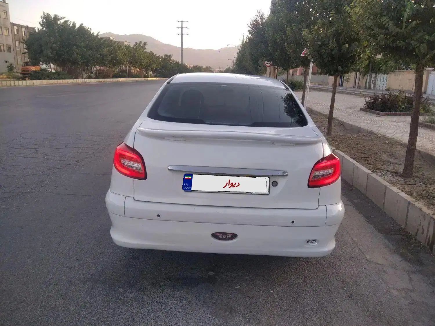 پژو ۲۰۶ صندوق دار v8 - 1396