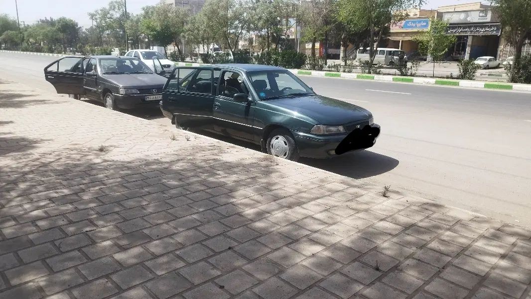 دوو سیلو سدان - 1377