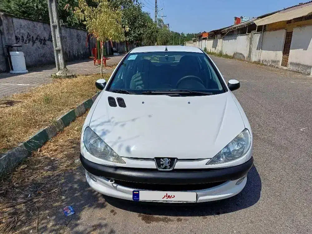 پژو ۲۰۶ صندوق دار v8 - 1396