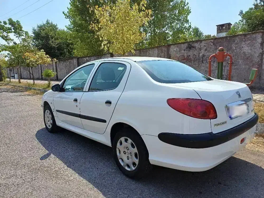 پژو ۲۰۶ صندوق دار v8 - 1396