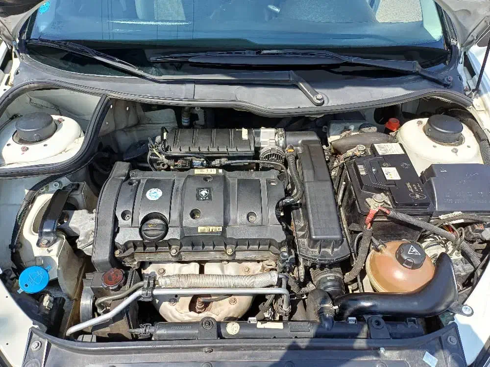 پژو ۲۰۶ صندوق دار v8 - 1396