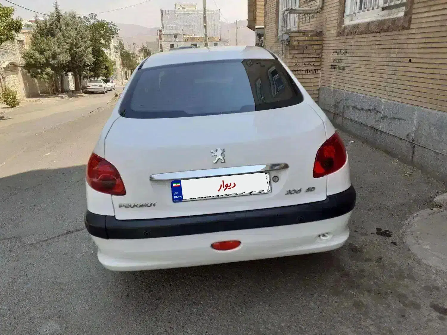 پژو ۲۰۶ صندوق دار v8 - 1394