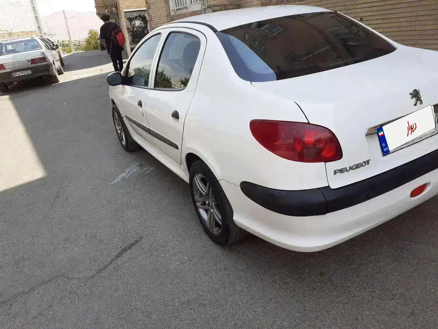 پژو ۲۰۶ صندوق دار v8 - 1394