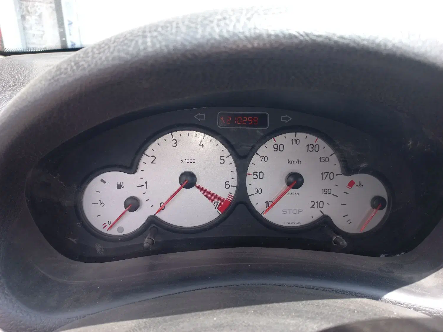 پژو ۲۰۶ صندوق دار v8 - 1390