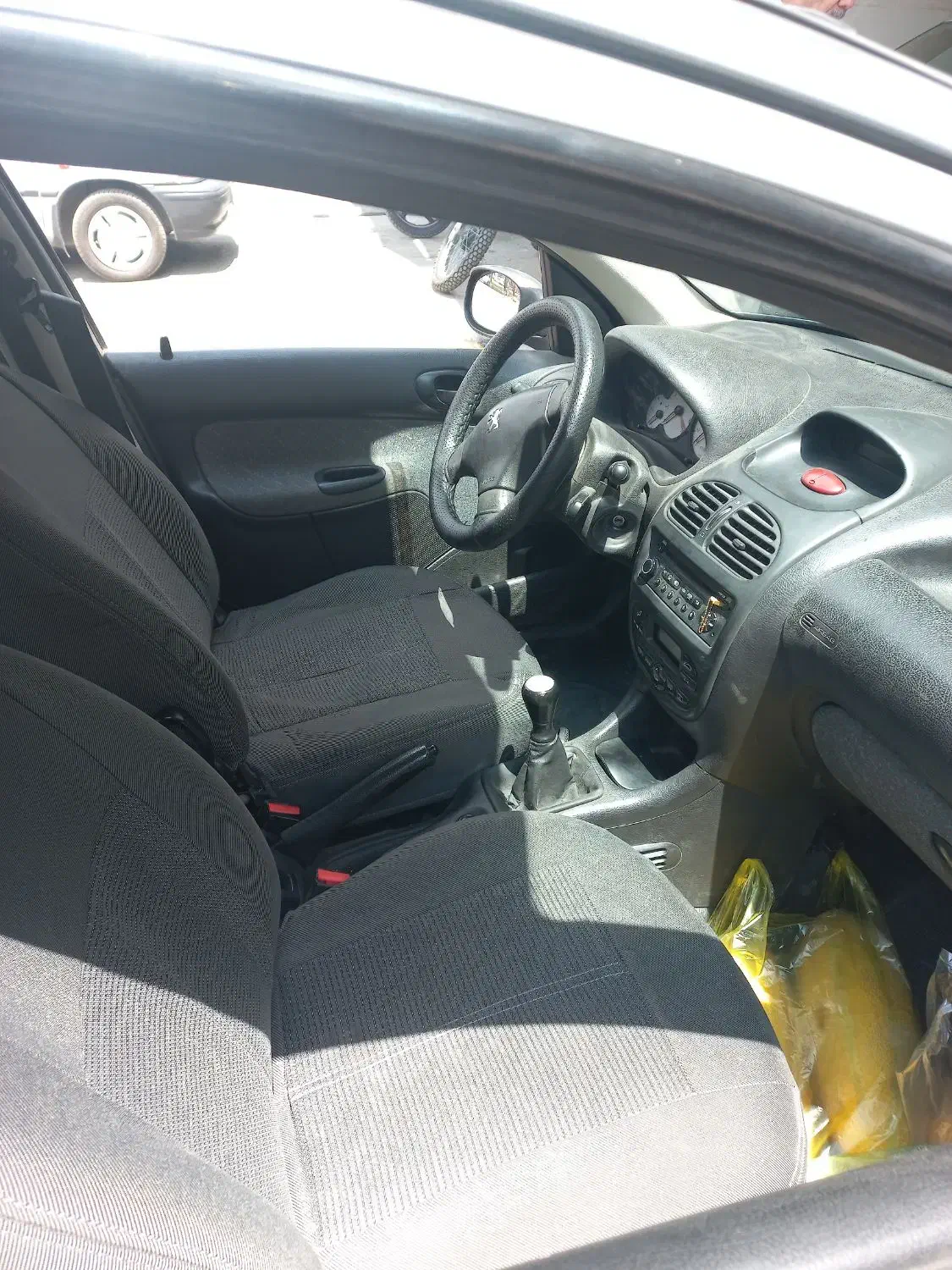 پژو ۲۰۶ صندوق دار v8 - 1390