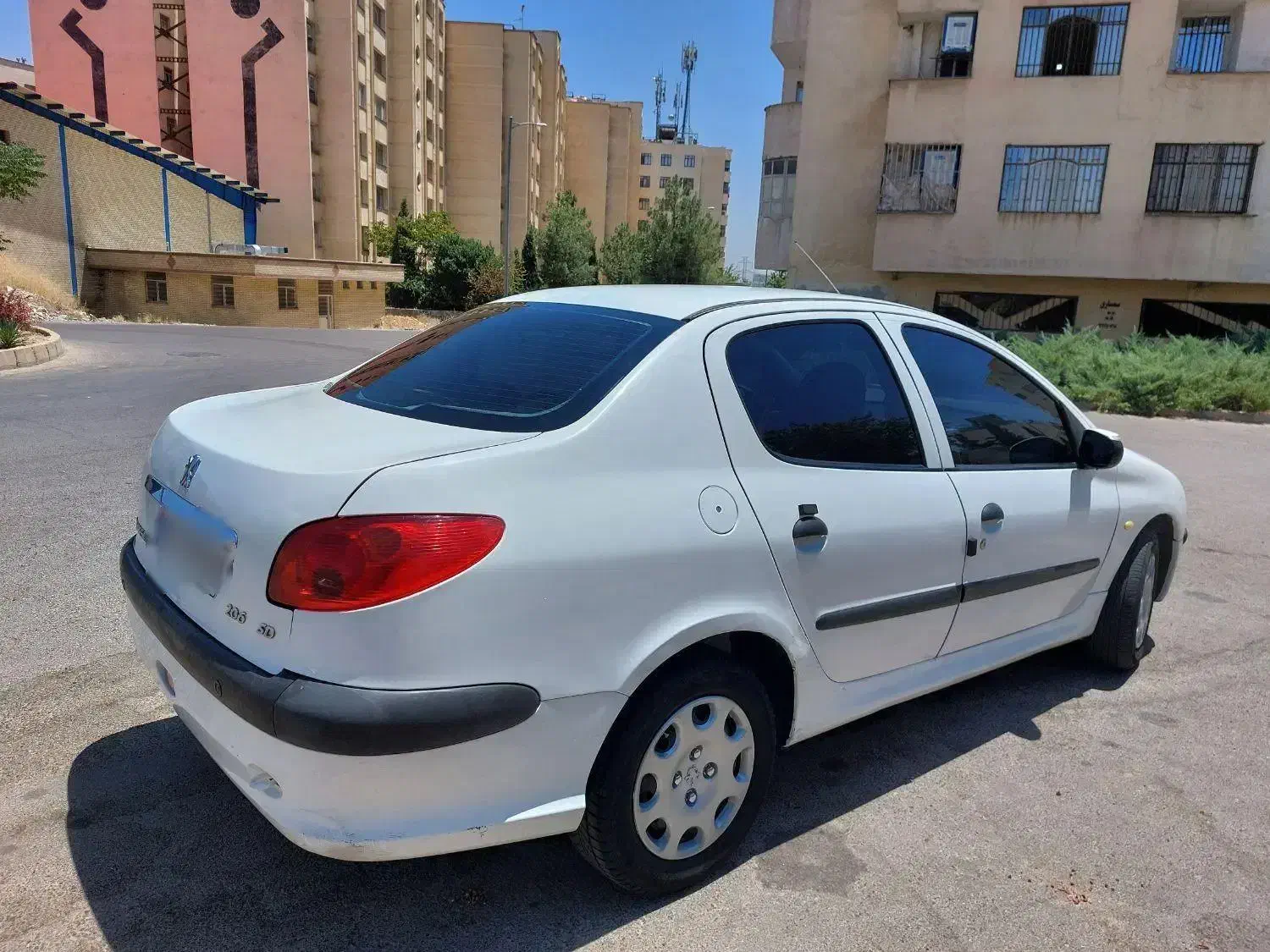 پژو ۲۰۶ صندوق دار v8 - 1393