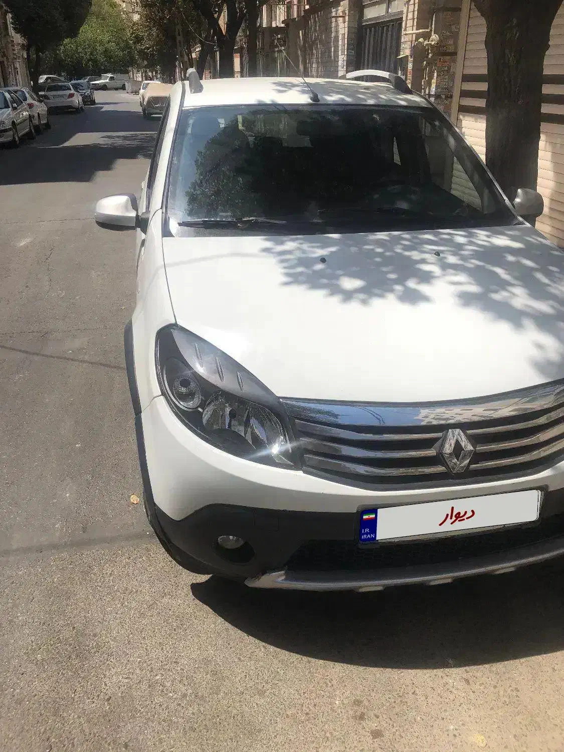 خودرو رنو، ساندرو آگهی ann_19962040