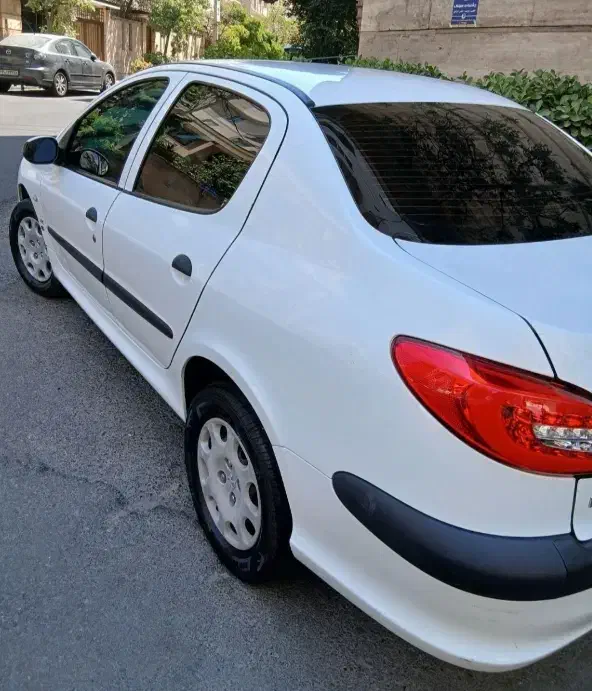 پژو ۲۰۶ صندوق دار v8 - 1397
