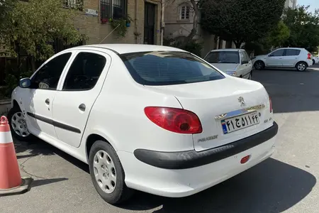 پژو ۲۰۶ صندوق دار v8 - 1395
