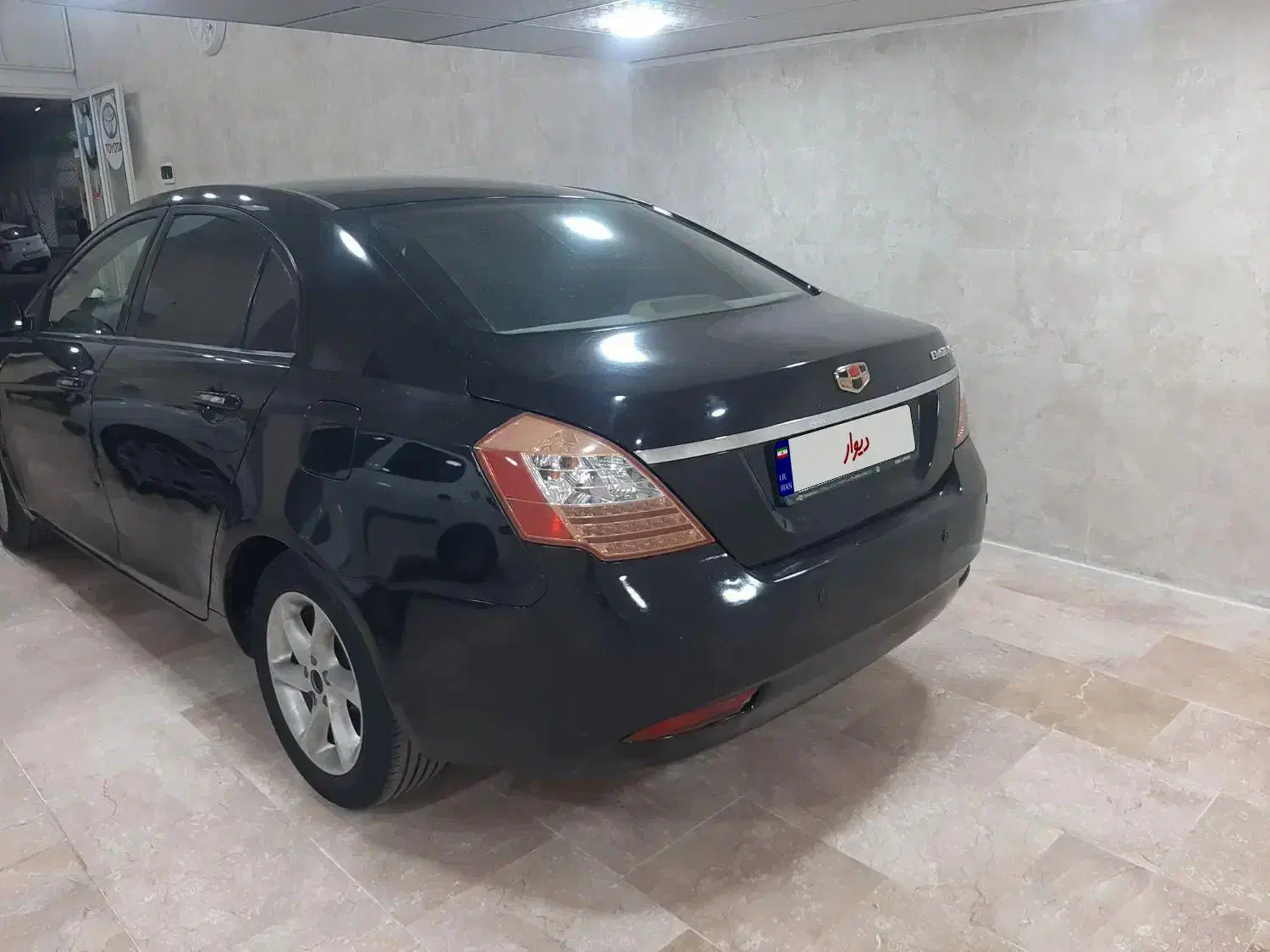 جیلی امگرند Rv 7 دنده‌ ای - 2013