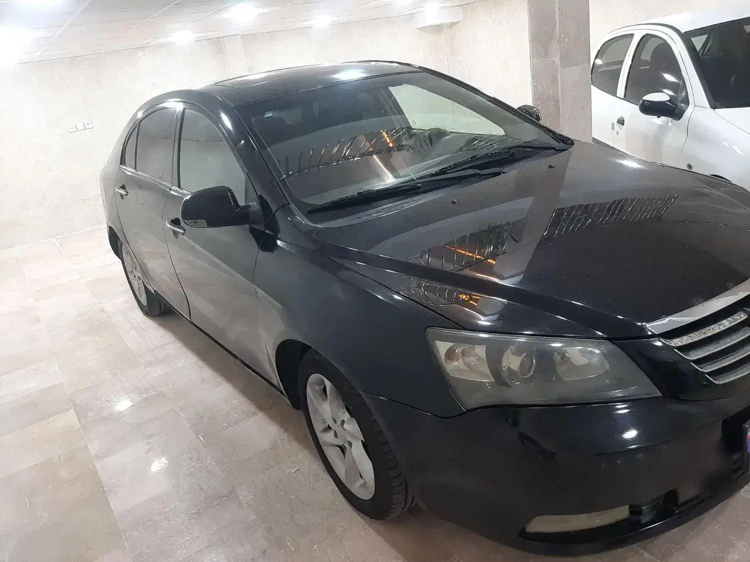 جیلی امگرند Rv 7 دنده‌ ای - 2013