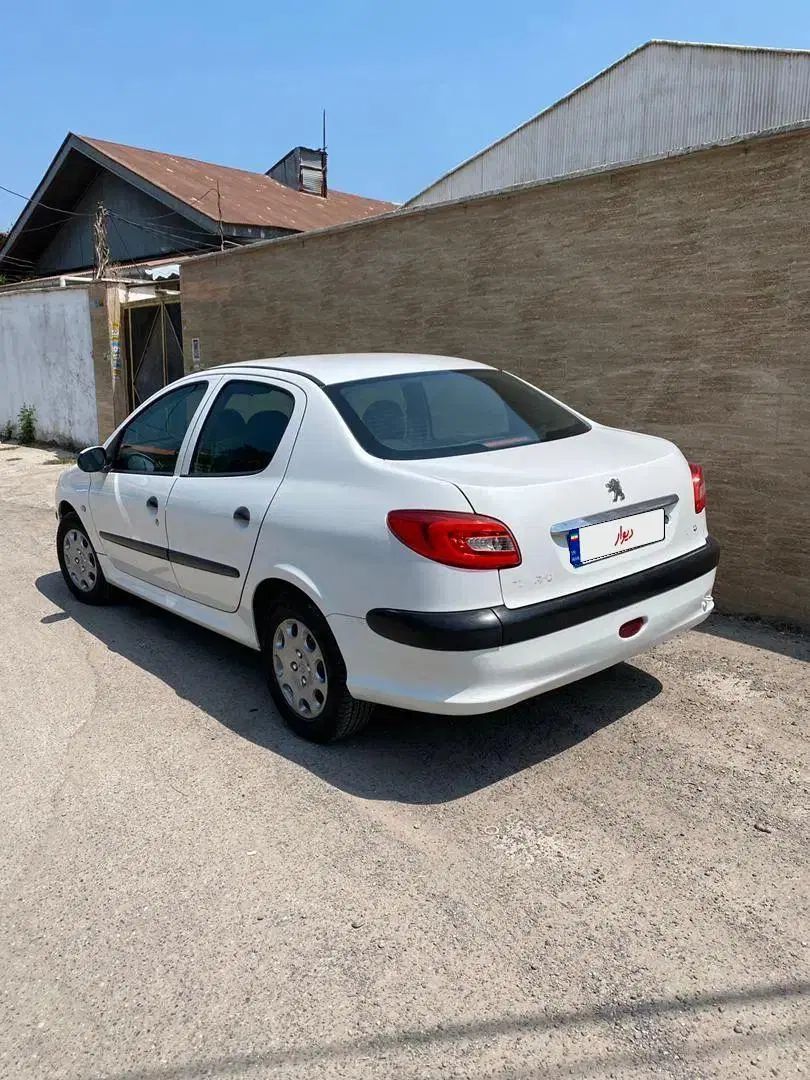پژو ۲۰۶ صندوق دار v8 - 1389
