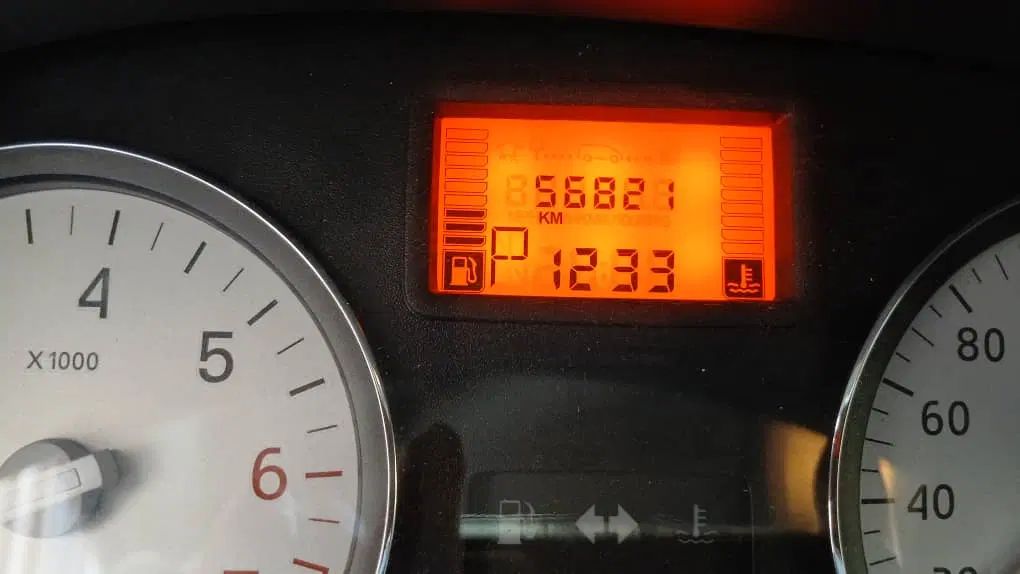 رنو ساندرو اتوماتیک - 1396