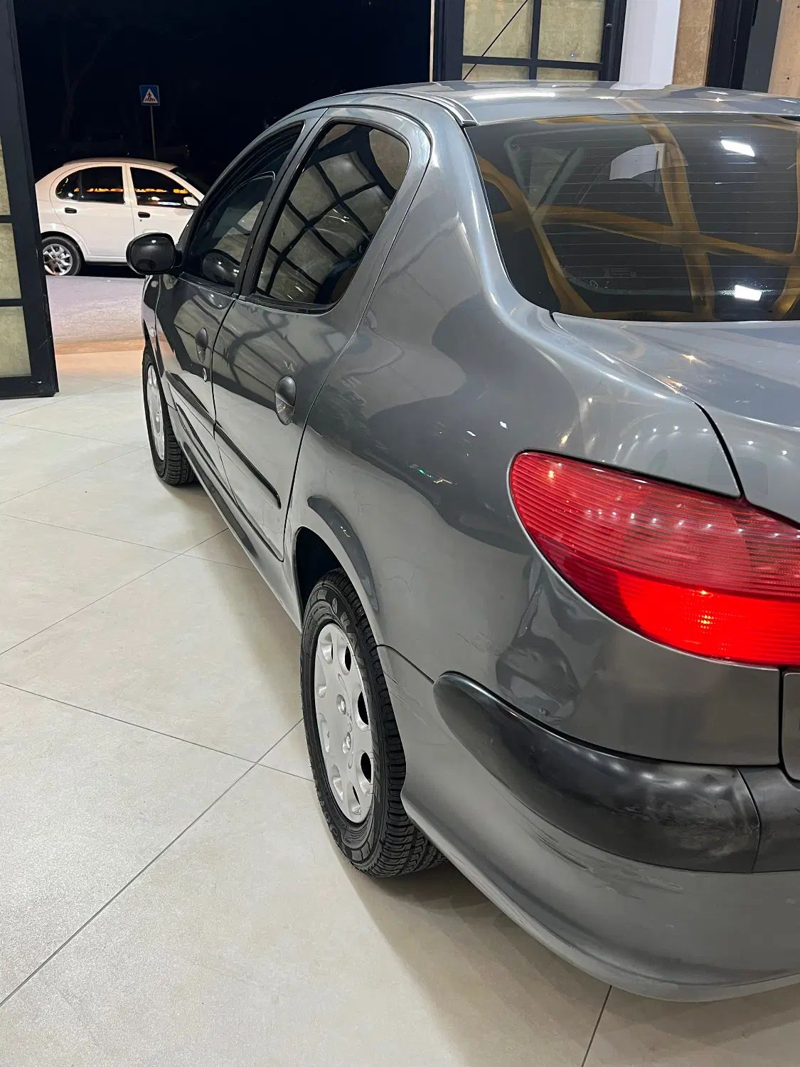 پژو ۲۰۶ صندوق دار v8 - 1387