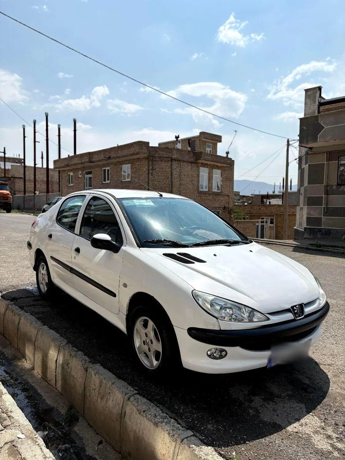 پژو ۲۰۶ صندوق دار v8 - 1396