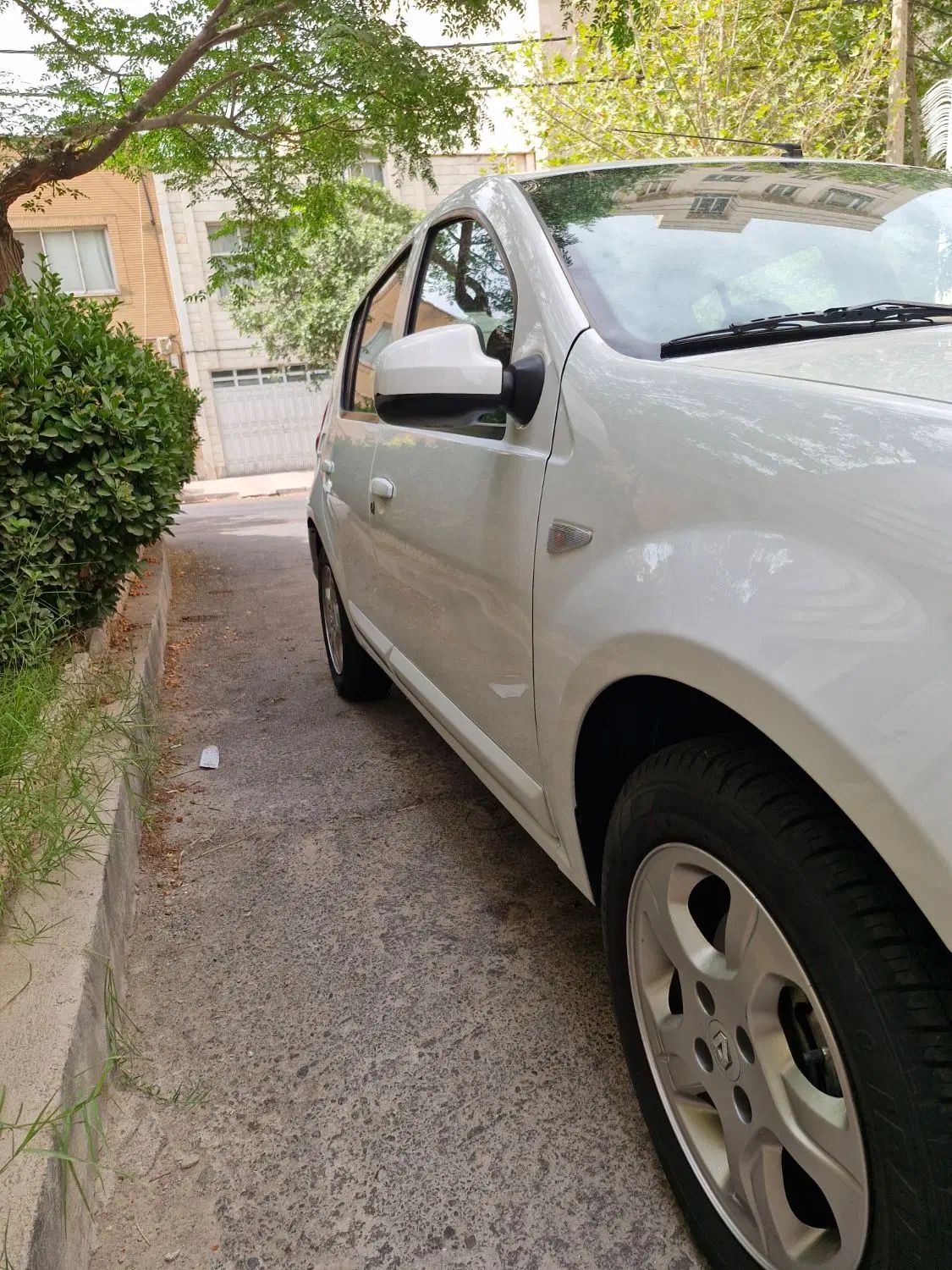 رنو ساندرو اتوماتیک - 1395