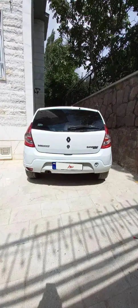رنو ساندرو اتوماتیک - 1395