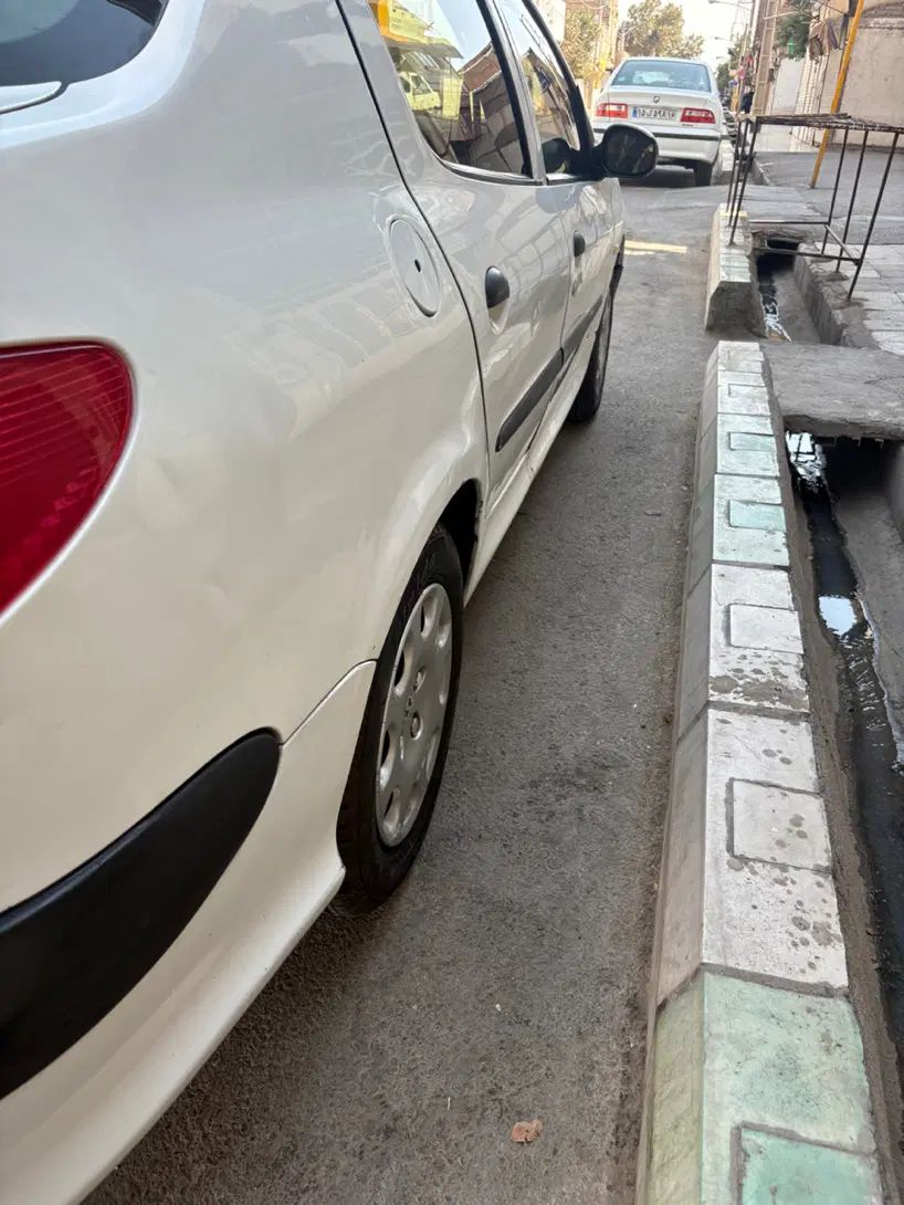 پژو ۲۰۶ صندوق دار v8 - 1389