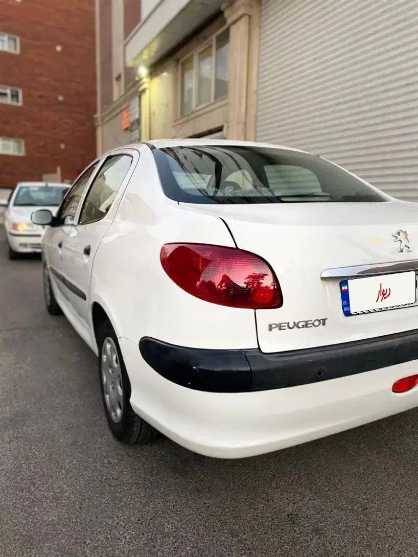 پژو ۲۰۶ صندوق دار v8 - 1397