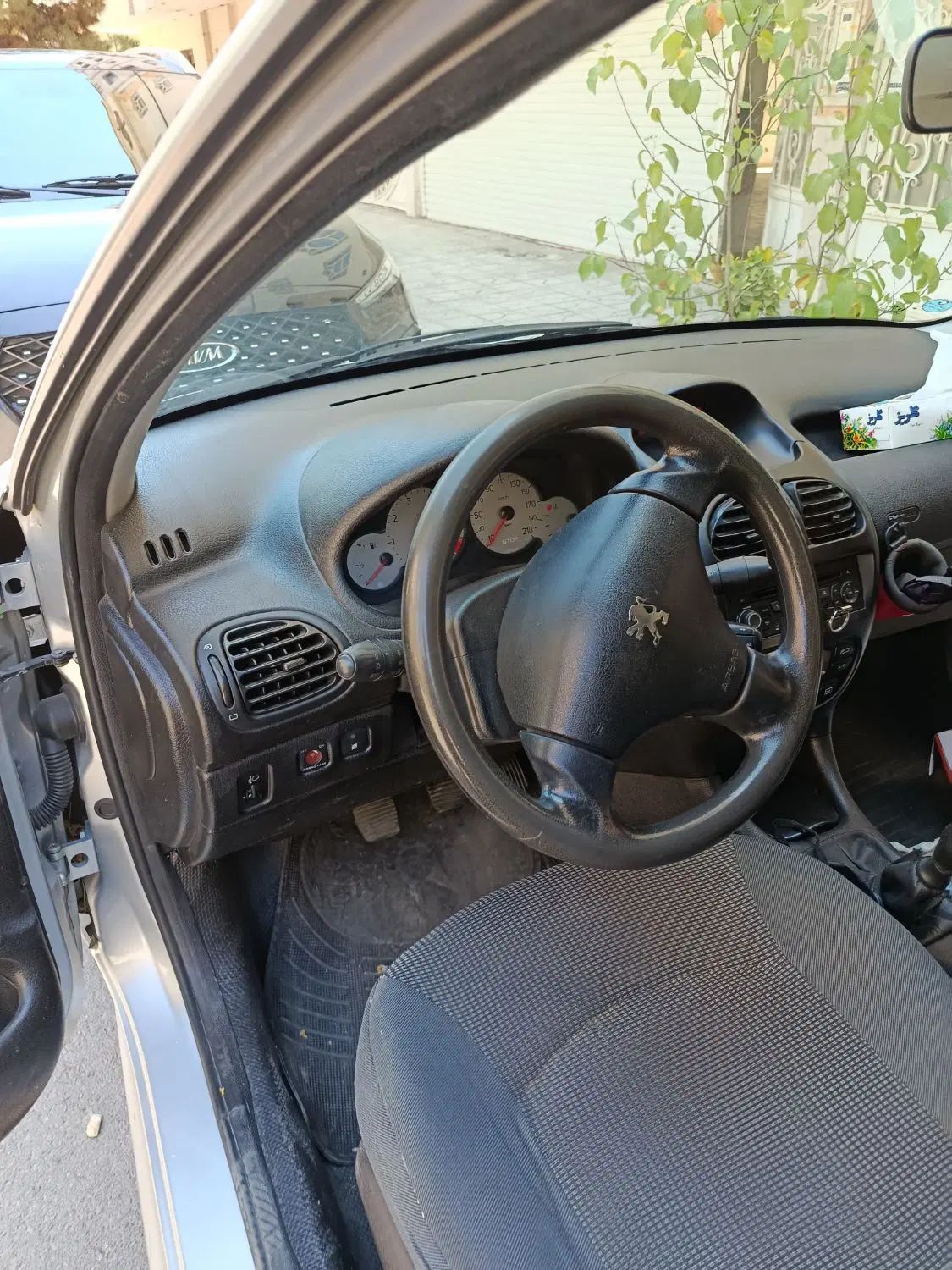 پژو ۲۰۶ صندوق دار v8 - 1395