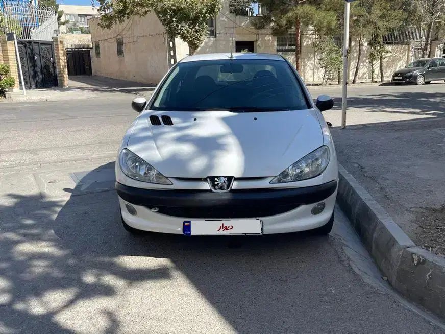 پژو ۲۰۶ صندوق دار v1 - 1389
