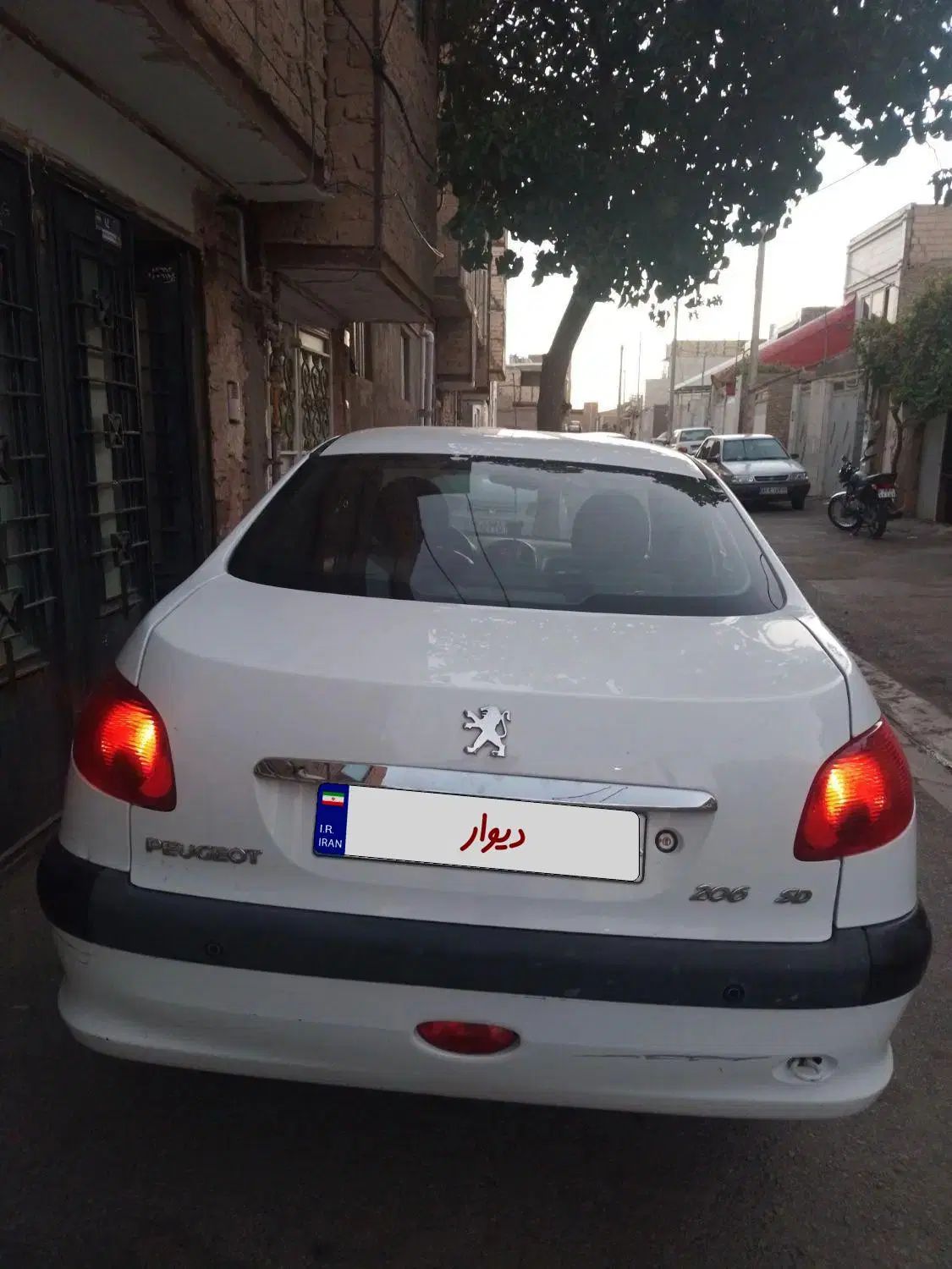 پژو ۲۰۶ صندوق دار v8 - 1393